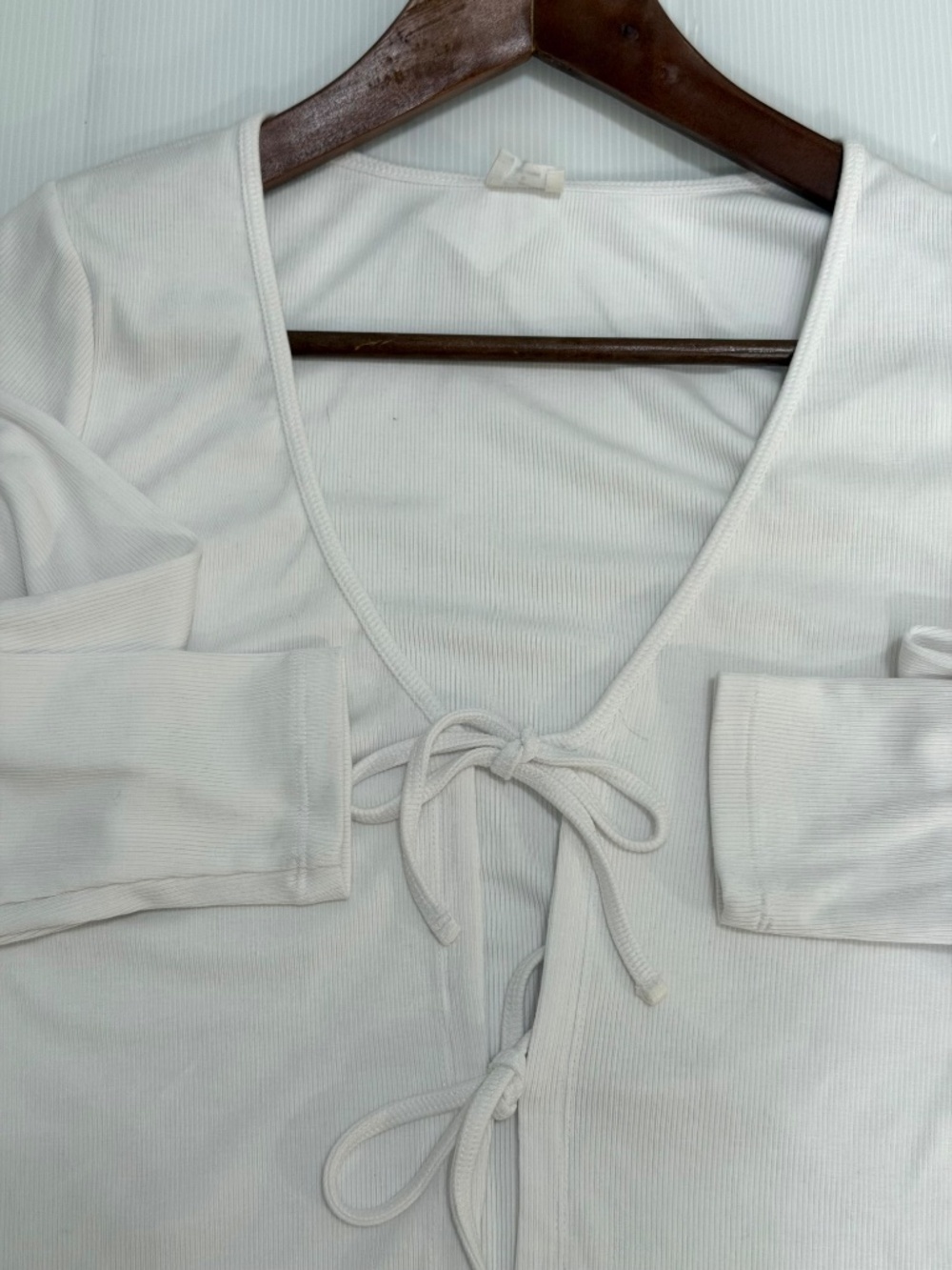 Aritzia Wilfred Free Tie-Front Ribbed Top White Size M - Picture 5 of 11